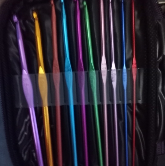 51pc Crocheting Needle & extras(c pics) - Picture 5 of 6